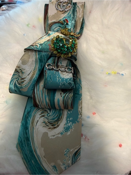 Gucci Jewelry - Gucci Teal and Beige Swirl Silk Tie with Green Jeweled Brooch
